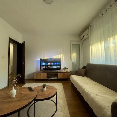 City Center Apartment Gjakova Eksteriør billede