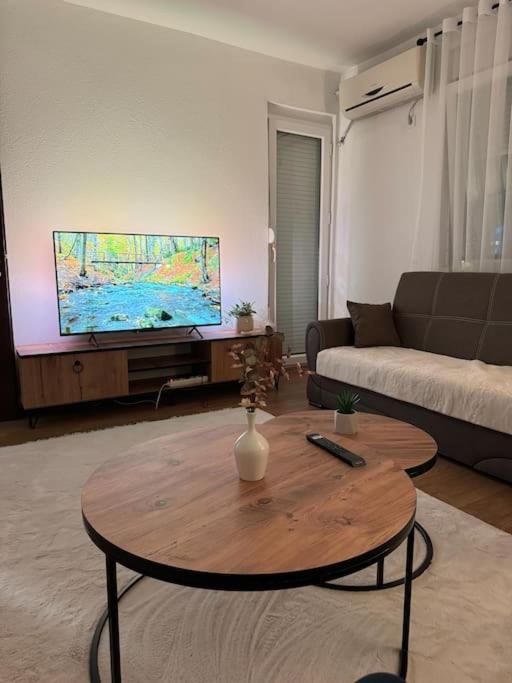 City Center Apartment Gjakova Eksteriør billede